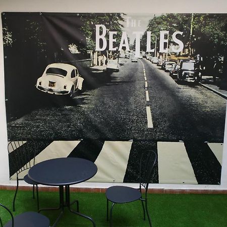 Guitar Hostel ビルバオ エクステリア 写真