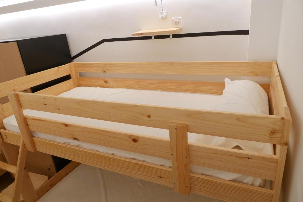 Guitar Hostel ビルバオ エクステリア 写真