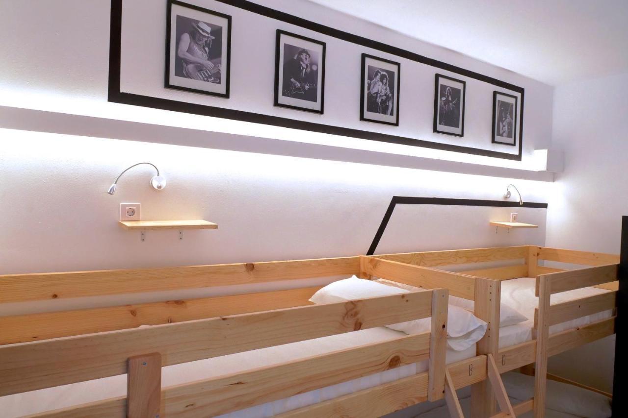 Guitar Hostel ビルバオ エクステリア 写真