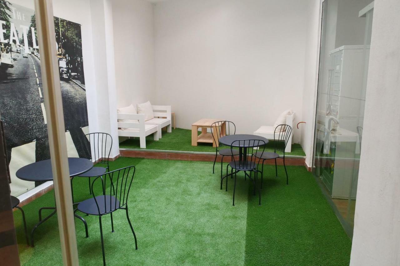 Guitar Hostel ビルバオ エクステリア 写真