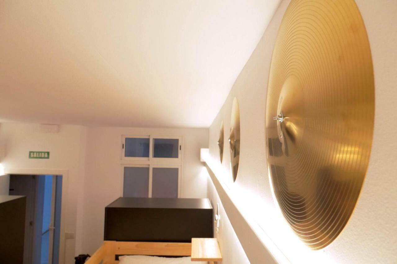 Guitar Hostel ビルバオ エクステリア 写真